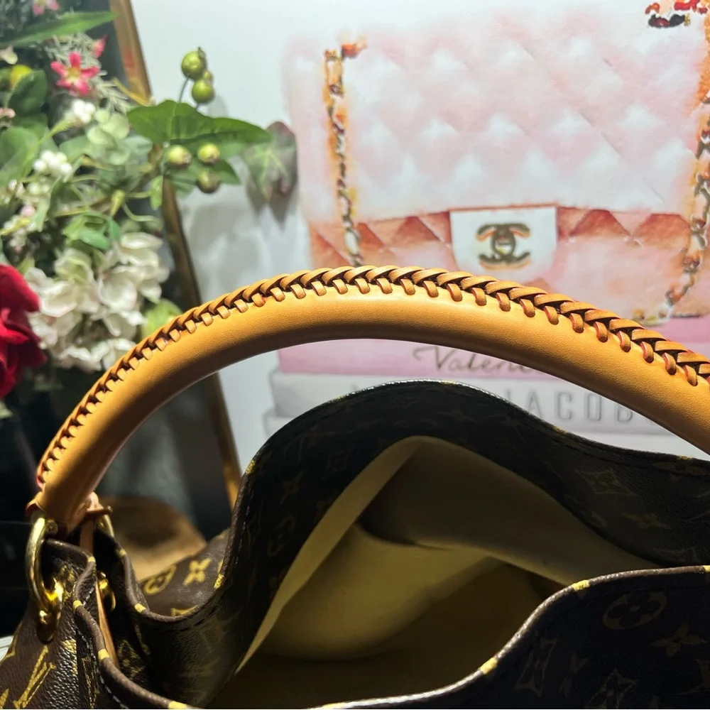 LOUIS VUITTON ARTSY MM MONOGRAM The Sophisticated Hobo With A Boho Twist… - Picture 12 of 17